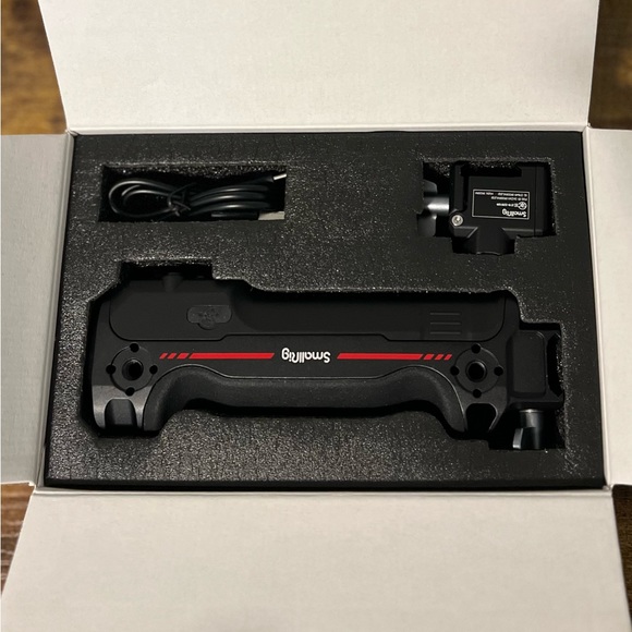 SmallRig Wireless Control Grip - Picture 5 of 6